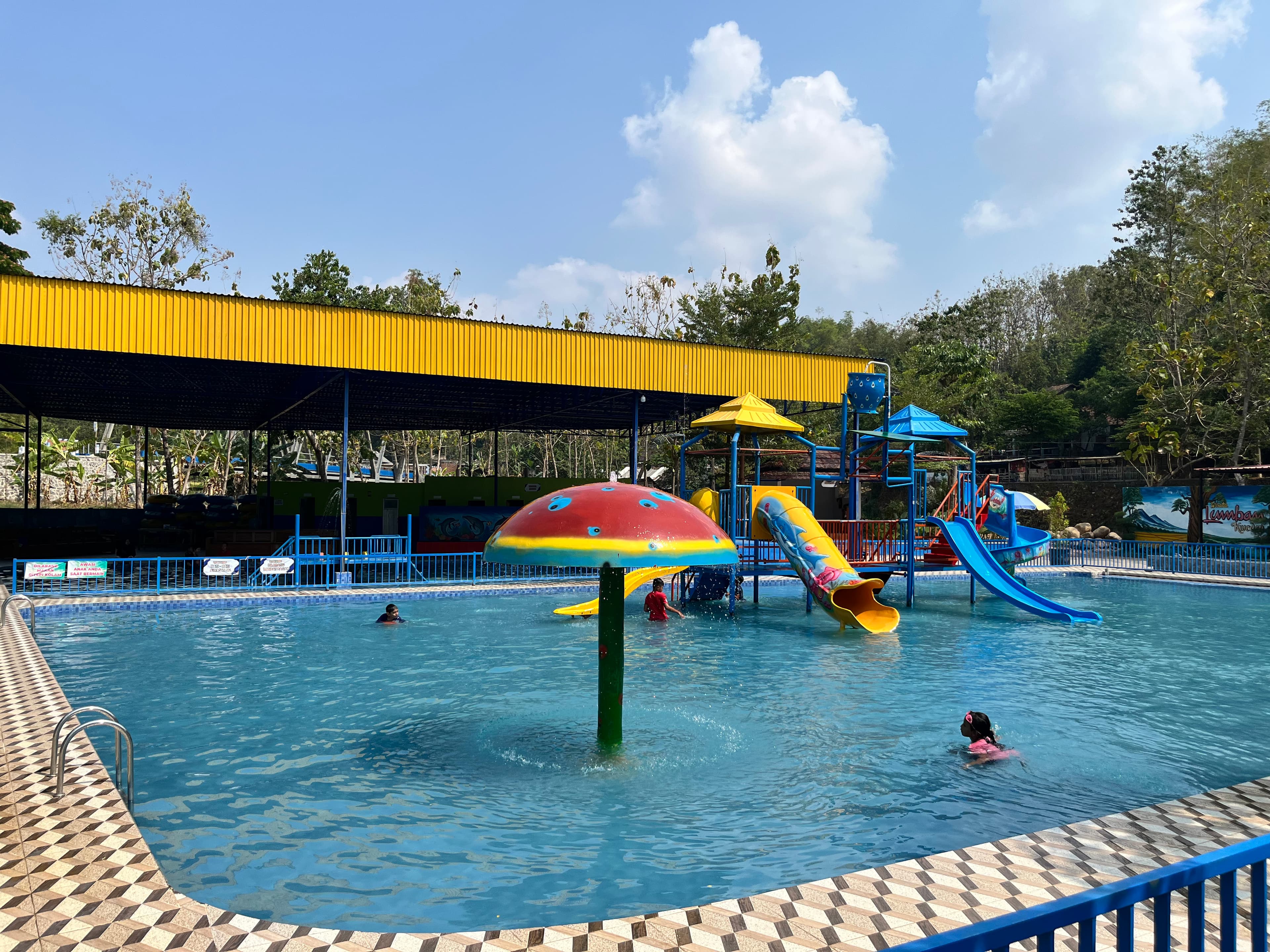 Kolam Renang Utama